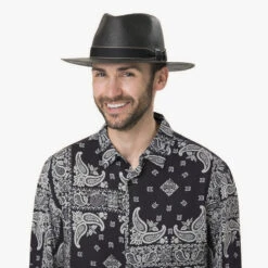 Black Traveller Strohhut By Lipodo